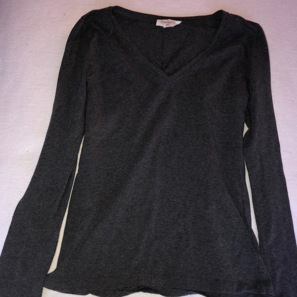Never worn: dark gray long sleeve